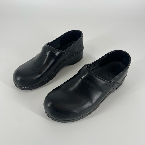 Dansko Shoes - Used Dansko Clogs (SB9#23)